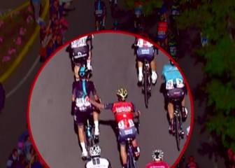 Javi Moreno, expulsado del Giro por su empujón a Rosa