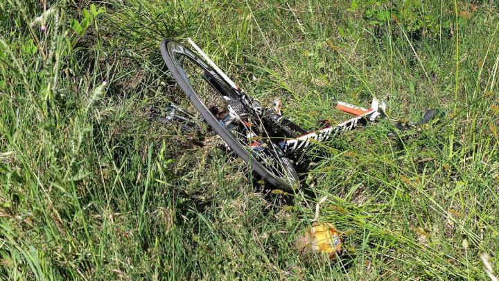 Imagen de la bicicleta de Nicky Hayden tras ser atropellado de forma mortal mientras rodaba en Rimini.