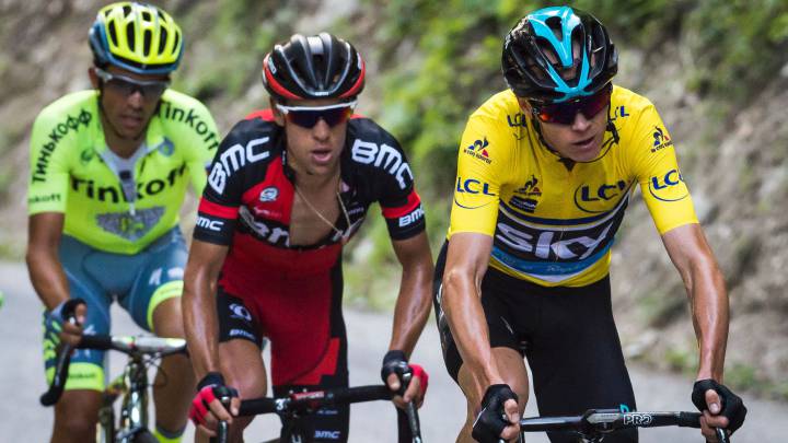 Alberto Contador, Richie Porte y Chris Froome ruedan durante el Criterium del Dauphiné de 2016.