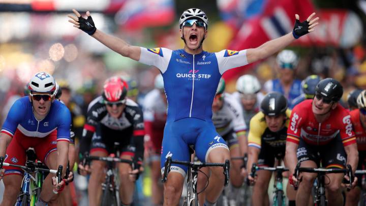 Froome y Bardet salvaron una caída en el día de Marcel Kittel