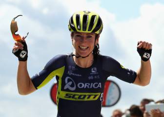 Van Vleuten subió el Izoard a ritmo del pelotón masculino