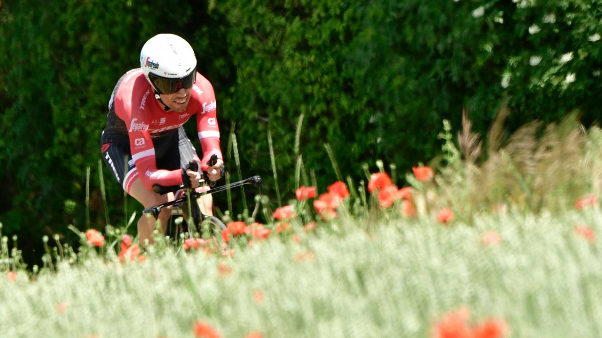 André Cardoso compite durante la contrarreloj del Criterium del Dauphiné 2017.