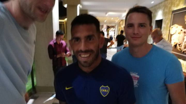 Dunne, el ciclista más alto (2,04), no entra en su foto con Tévez