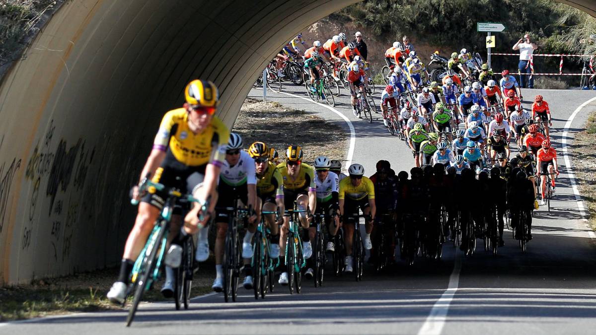 Sigue en directo la tercera etapa de la Volta a la Comunitat Valenciana, con un recorrido de 194 kilómetros entre Quart de Poblet y Chera donde los favoritos podrían probarlo.