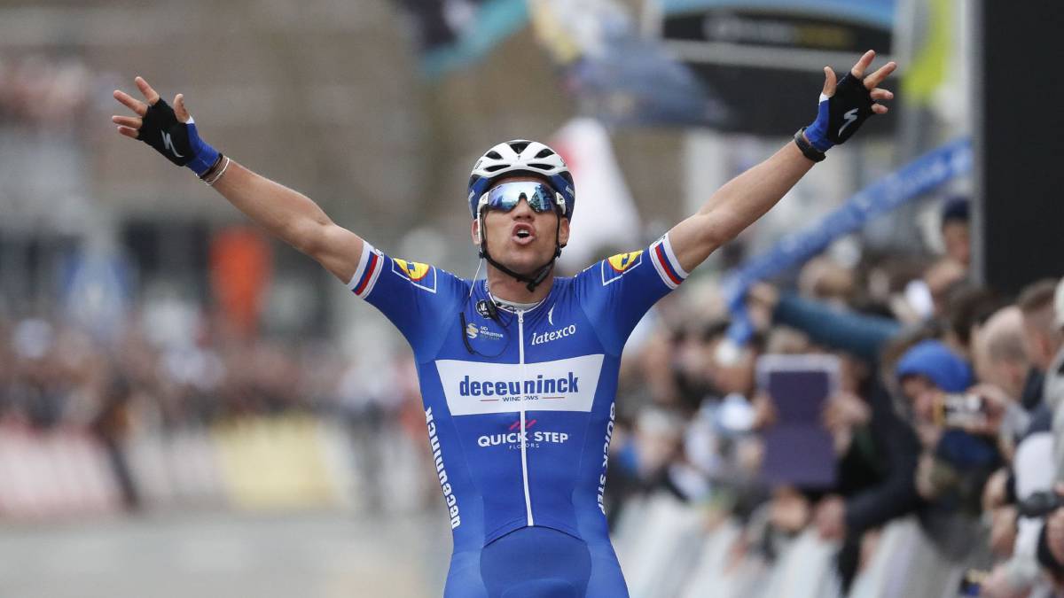 Stybar deja a Van Avermaet sin victoria en el inicio del pavés