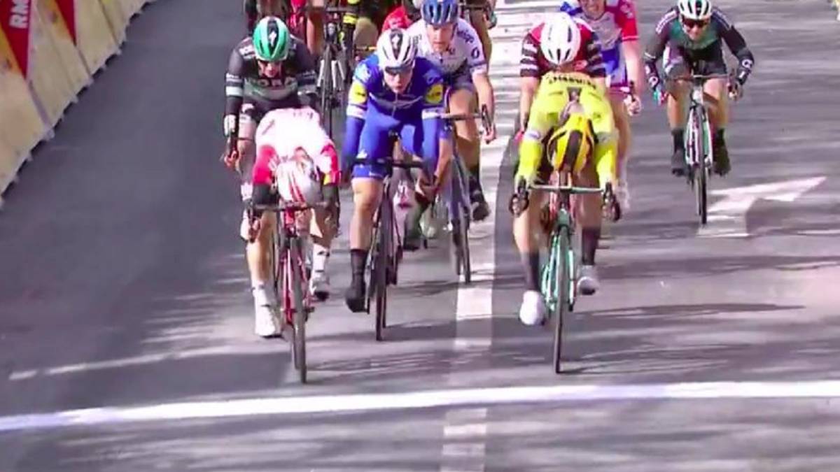 Resumen de la París-Niza: Locura de etapa con abanicos y Marc Soler pierde tiempo