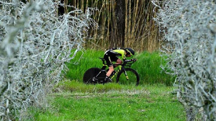 Kwiatkowski es más líder, Bernal ya es 2º y Yates brilla en la crono