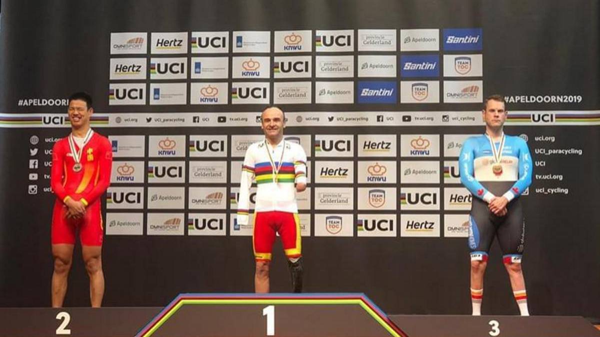 Ten y Cabello, oro en la jornada inaugural de los Mundiales