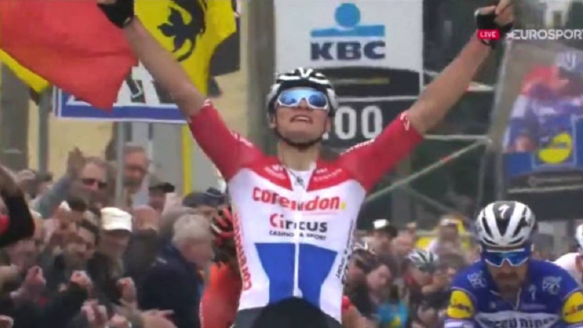 Van der Poel se exhibe en Brabanzona ante Alaphilippe
