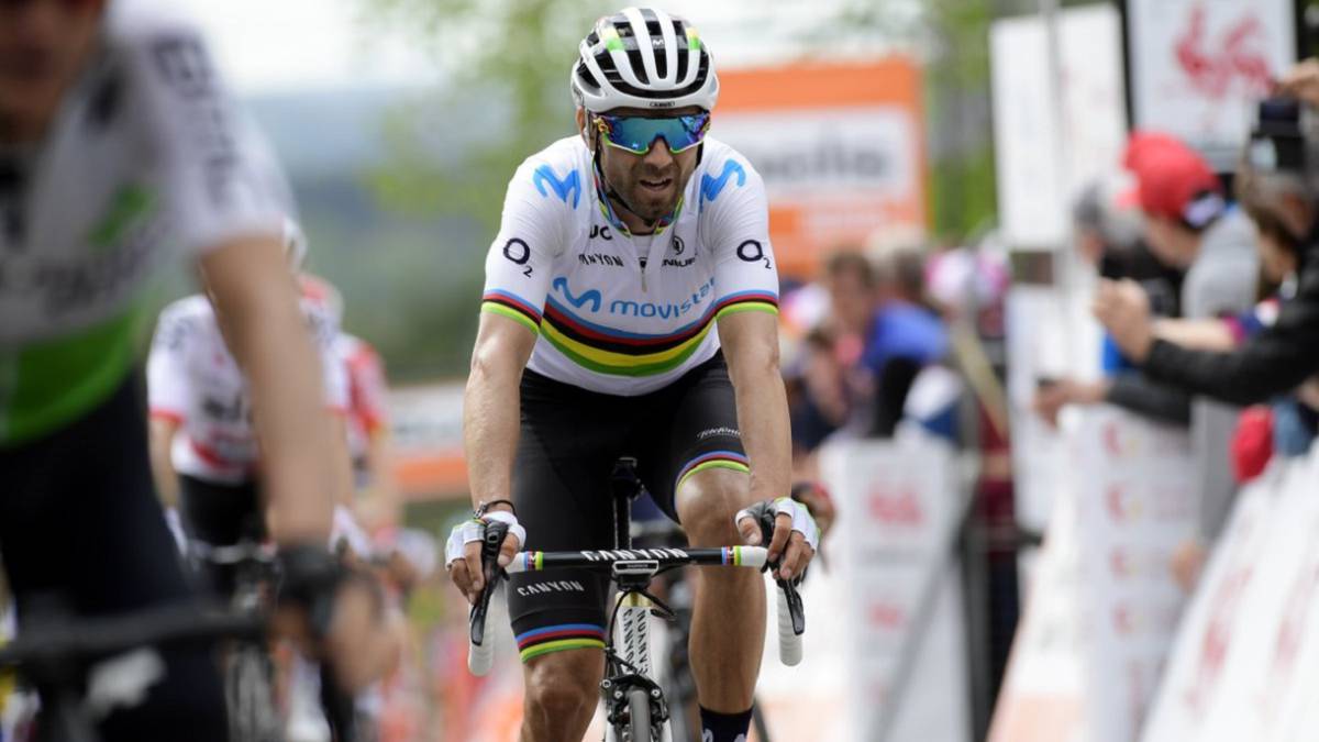 Alejandro Valverde llega a meta en la Flecha Valona 2019.