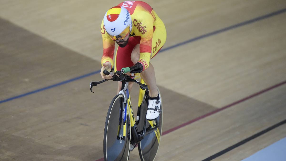 Alfonso Cabello compite en la prueba del kilómetro durante los Mundiales de Paraciclismo en Pista de Río de Janeiro en 2018.