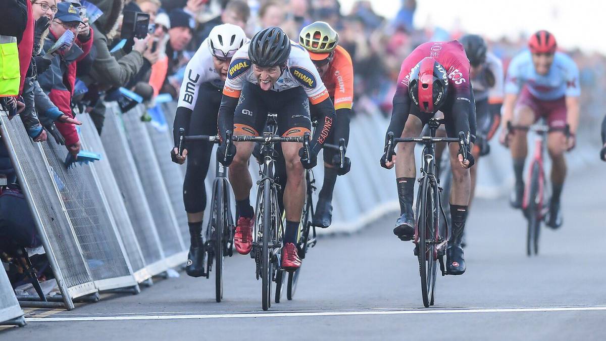 Crónica de la 3ª etapa del Tour de Yorkshire: Triunfo de Kamp