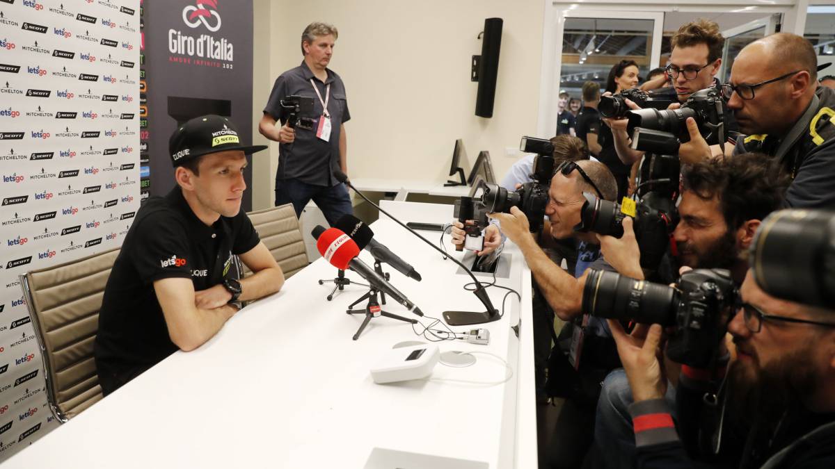 Simon Yates amenaza: “Si fuera mis rivales, estaría cagado”