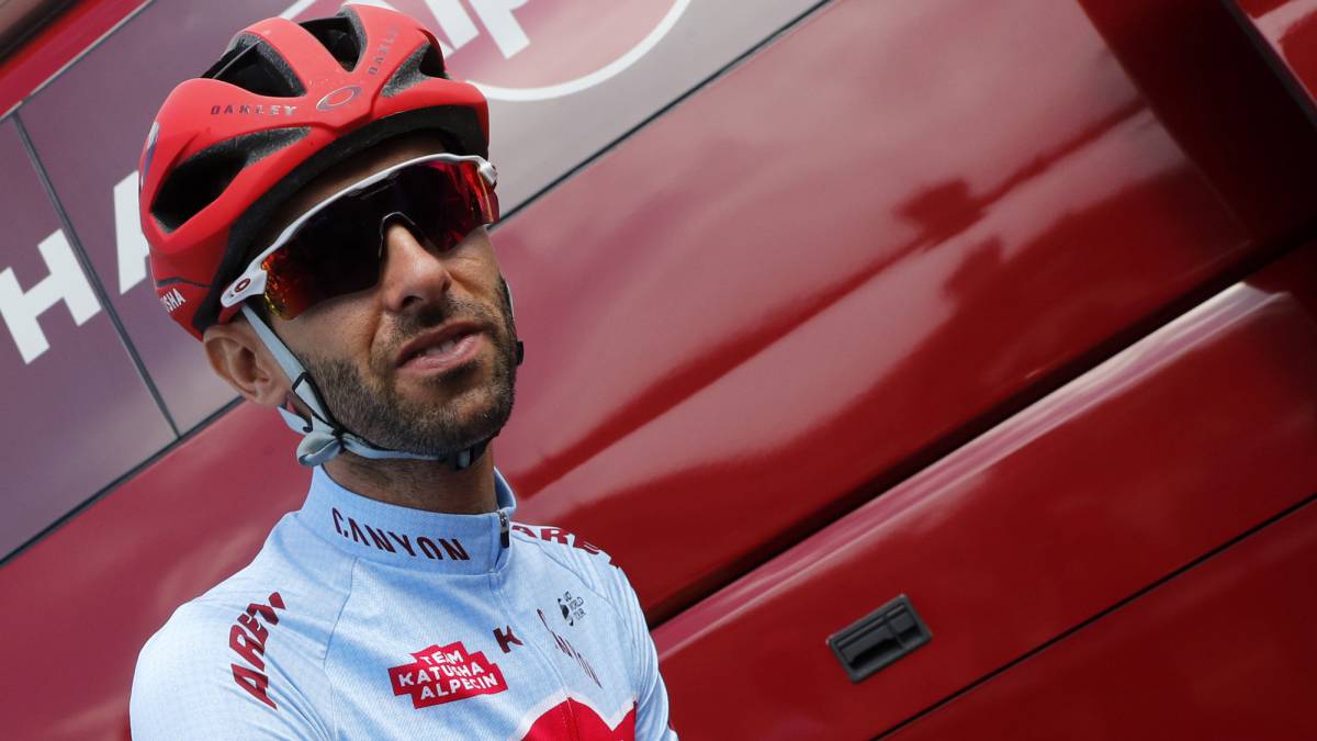 Los españoles en el Giro: Dani Navarro acabó en el hospital