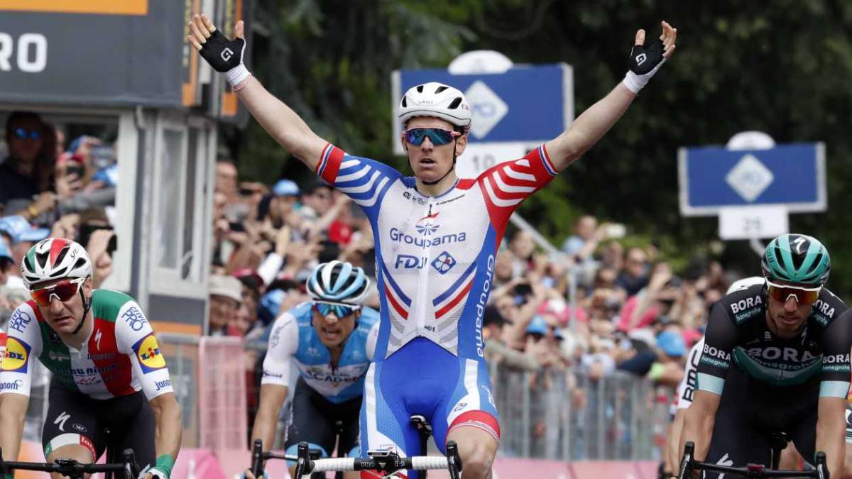 Demare salva la montonera final y triunfa en Módena