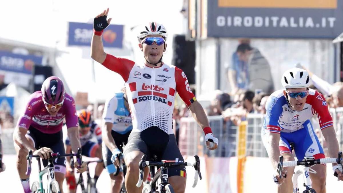 Ewan logra su doblete al esprint por delante de Demare