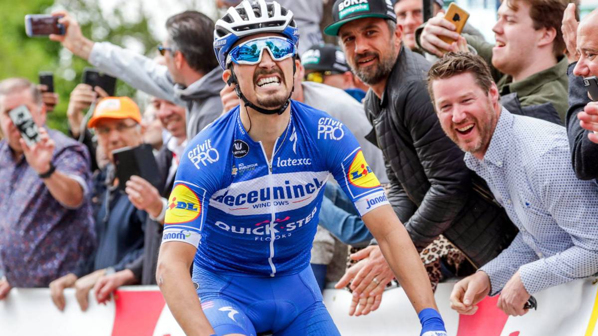 Lefevere ofrece la renovación a Alaphilippe: "Cuestión de dinero..."