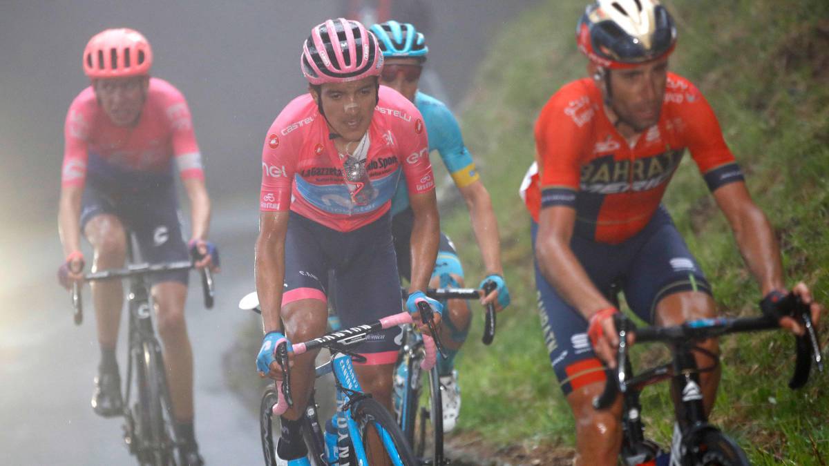 Carapaz y Landa siguen a Nibali en el Mortirolo; Roglic cede 1:22