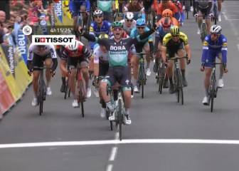 Triunfo incontestable de Bennett al esprint; Teuns, líder