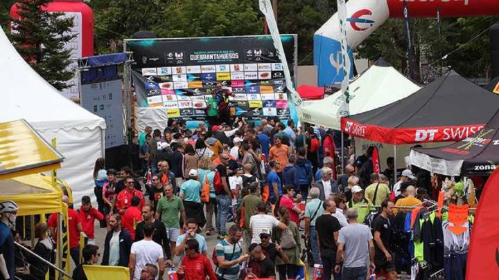 Quebrantahuesos: Sabiñánigo acoge a los 11.500 participantes