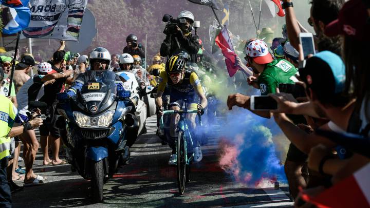 Steven Kruijswijk durante la subida al Alpe d'Huez en el Tour de Francia 2018.