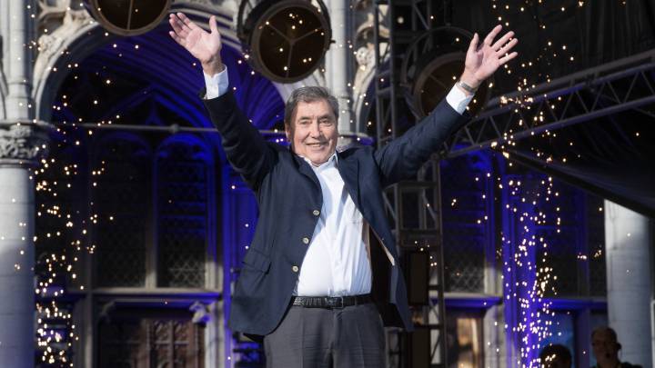 Silbidos para Janssen y aplausos para el indultado Eddy Merckx