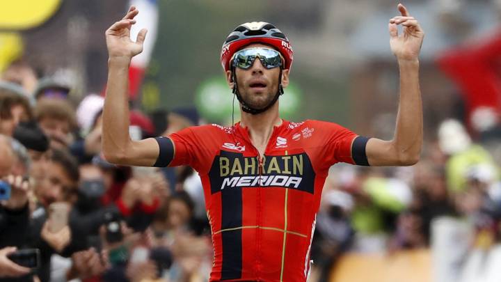 Vincenzo Nibali celebra su victoria en Val Thorens en la vigésima etapa del Tour de Francia 2019.
