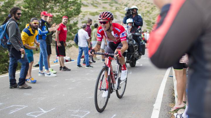 Nicolas Roche rueda en la subida a Javalambre en la quinta etapa de la Vuelta a España.