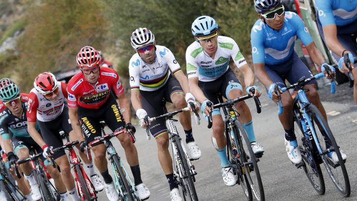 Nairo Quintana, Miguel Ángel 'Superman' López, Alejandro Valverde y Primoz Roglic durante la vigésima etapa de la Vuelta a España 2019 con final en la Plataforma de Gredos.