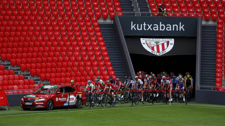 El pelotón de la pasada Vuelta, en San Mamés.