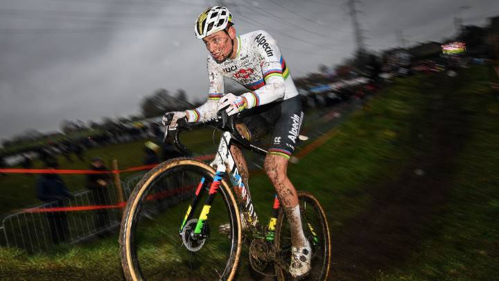 La París-Roubaix hace oficial la participación de Van der Poel
