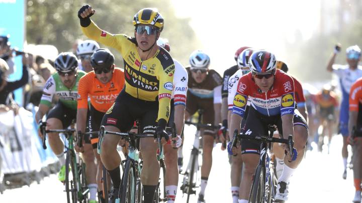 Remontada milimétrica de Groenewegen para ser líder