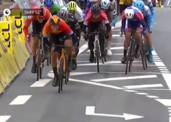 El electrizante sprint entre Sagan y Cortina en la Paris Niza