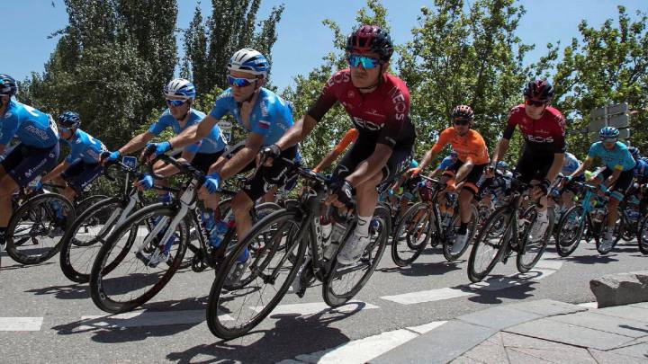 Carapaz abandona en la Vuelta Colombia.
