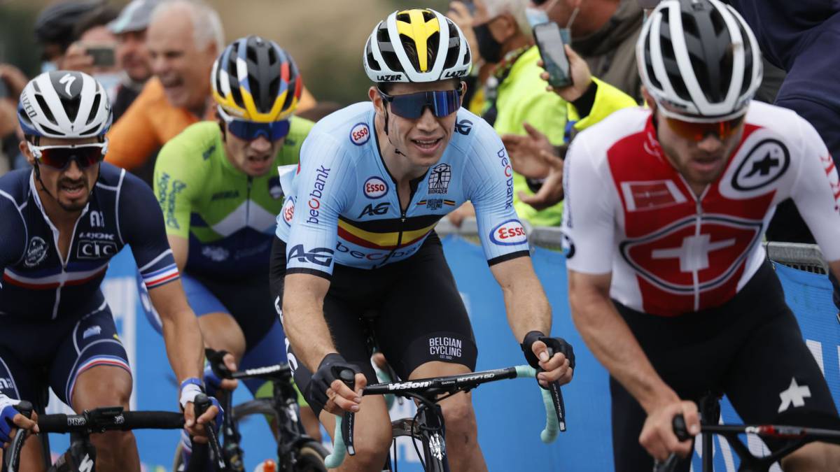 La polémica del Mundial: ¿debió ayudar Roglic a Van Aert?