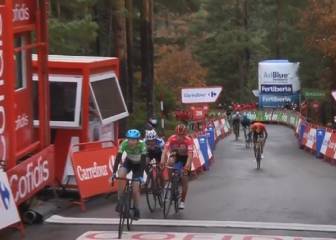 Dan Martin conquista Laguna Negra y Roglic sigue sólido