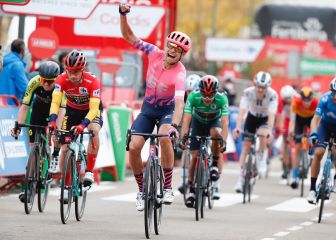 Nielsen se lleva la etapa y Roglic se mantiene líder de la Vuelta
