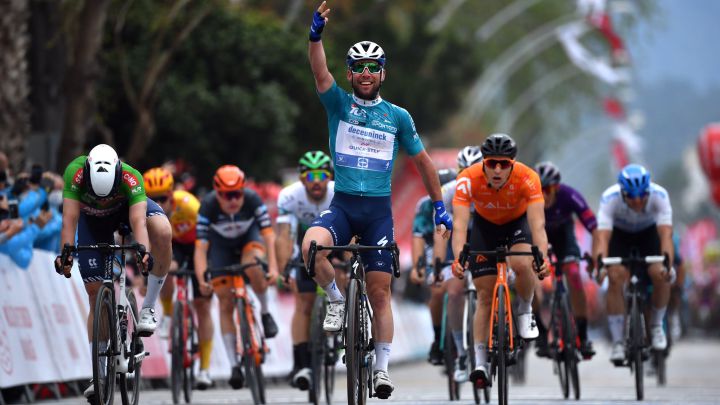 Cavendish imparable: firma el triplete y refuerza el liderato
