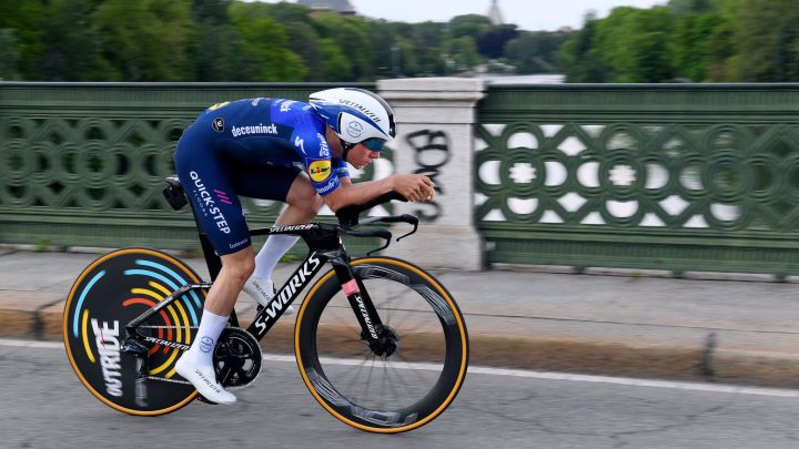 Evenepoel vuelve a competir tras su abandono en el Giro de Italia