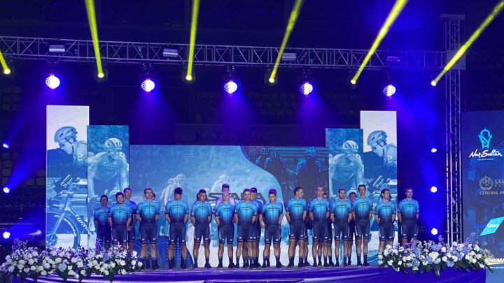 Presentación del roster del equipo ciclista Astana Premier Tech 2022.