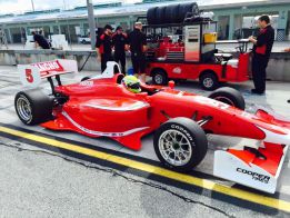 Juan Diego Piedrahita hizo su primer test en la Indy Ligths