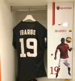 Ibarbo reemplaza a Totti en su debut en la Roma