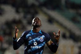 Jackson Martínez marca su gol 18 en la temporada con el Porto