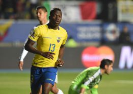 Enner Valencia fue el socio de Bolaños y el guía de Ecuador