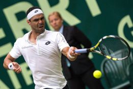 Alejandro Falla vence y se clasifica al cuadro principal
