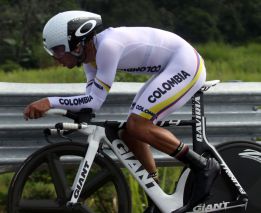 Por lesión de rodilla, Fernando Gaviria no irá al Mundial de Ruta