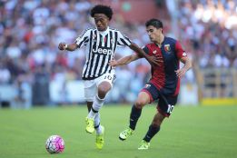 Juventus despierta: gana al Génova con Cuadrado titular