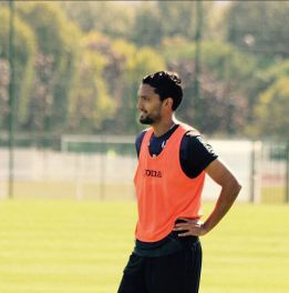 Buena noticia para Pékerman: Abel Aguilar vuelve a entrenar