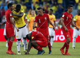 Cueva: "En el segundo tiempo jugamos mejor que Colombia"