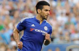 Falcao juega 10 minutos en un Chelsea que sigue abajo